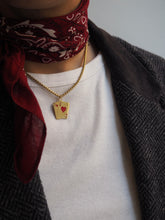 Cargar imagen en el visor de la galería, Collar As de corazones rojos - Acero dorado 316L baño oro 18k