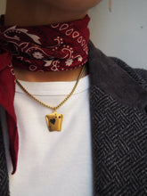 Cargar imagen en el visor de la galería, Collar As de corazones negros - Acero dorado 316L baño oro 18k