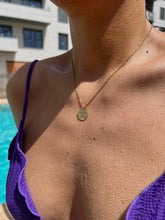 Cargar imagen en el visor de la galería, Collar Respirar - Acero dorado 316L baño oro 18k