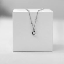 Cargar imagen en el visor de la galería, Cadena y colgante letra Plata 925 - Varias letras disponibles