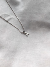 Cargar imagen en el visor de la galería, Collar: cadena y colgante número Plata 925 - Todos disponibles