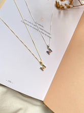 Cargar imagen en el visor de la galería, Charm letra con circonitas (sola o con cadena) • Plata 925 • todas las letras disponibles