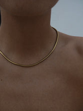 Cargar imagen en el visor de la galería, Collar Magic snake • Acero dorado 304L baño oro 18K