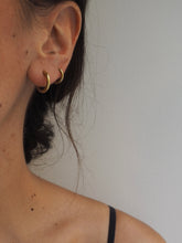Cargar imagen en el visor de la galería, Pendiente aro 15mm  - Acero baño oro 18k y baño plata rodiada - par 18€ unidad 9,50€