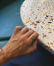 Cargar imagen en el visor de la galería, Anillo sol luna  - Acero dorado 304L baño oro 18k - Talla adaptable de 14 a 16