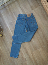 Cargar imagen en el visor de la galería, Levis vintage - Modelo etiqueta naranja W28 L26 - Talla estimada 34