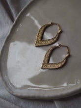 Cargar imagen en el visor de la galería, Pendientes India 021 - Latón baño oro 18k - Original India - Edición limitada