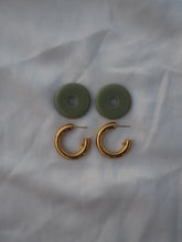 Cargar imagen en el visor de la galería, Pendientes aros Madeleine · Acero 316L baño oro 18k