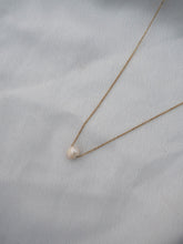 Cargar imagen en el visor de la galería, Collar Juliette - Acero 316L baño oro 18k