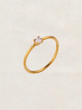 Cargar imagen en el visor de la galería, Anillo solitario circonita lavanda - Acero dorado 316L baño oro 18k - Talla 13 y 16