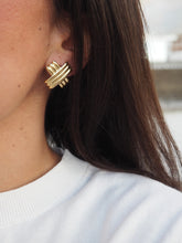 Cargar imagen en el visor de la galería, Pendientes Anastasia EDICIÓN LIMITADA · Acero 316L baño oro 18k