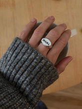 Cargar imagen en el visor de la galería, Anillo MAMA - Acero 316L baño plata rodiada - Talla 10, 13, 15, 17 y 19