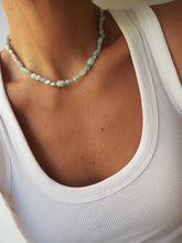 Cargar imagen en el visor de la galería, Collar Tossa de Mar • minerales + acero dorado 316L baño oro 18k