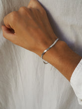 Cargar imagen en el visor de la galería, Pulsera mini Magic 3mm - Acero 316L baño plata rodiada