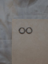 Cargar imagen en el visor de la galería, Pendiente aro 15mm  - Acero 316L baño plata rodiada - par 20€ unidad 10,50€