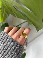 Cargar imagen en el visor de la galería, Anillo MAMA - Acero 316L baño oro 18k - Talla 9, 11 y 15