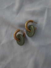 Cargar imagen en el visor de la galería, Pendientes aros Madeleine · Acero 316L baño oro 18k