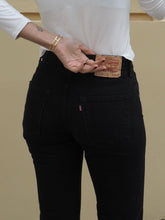 Cargar imagen en el visor de la galería, Levis vintage negro - Modelo 581 06 cremallera W30 L 34 - Talla estimada 38