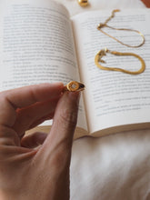 Cargar imagen en el visor de la galería, Anillo estrella circonita - Acero dorado 316L baño oro 18k - Talla 16