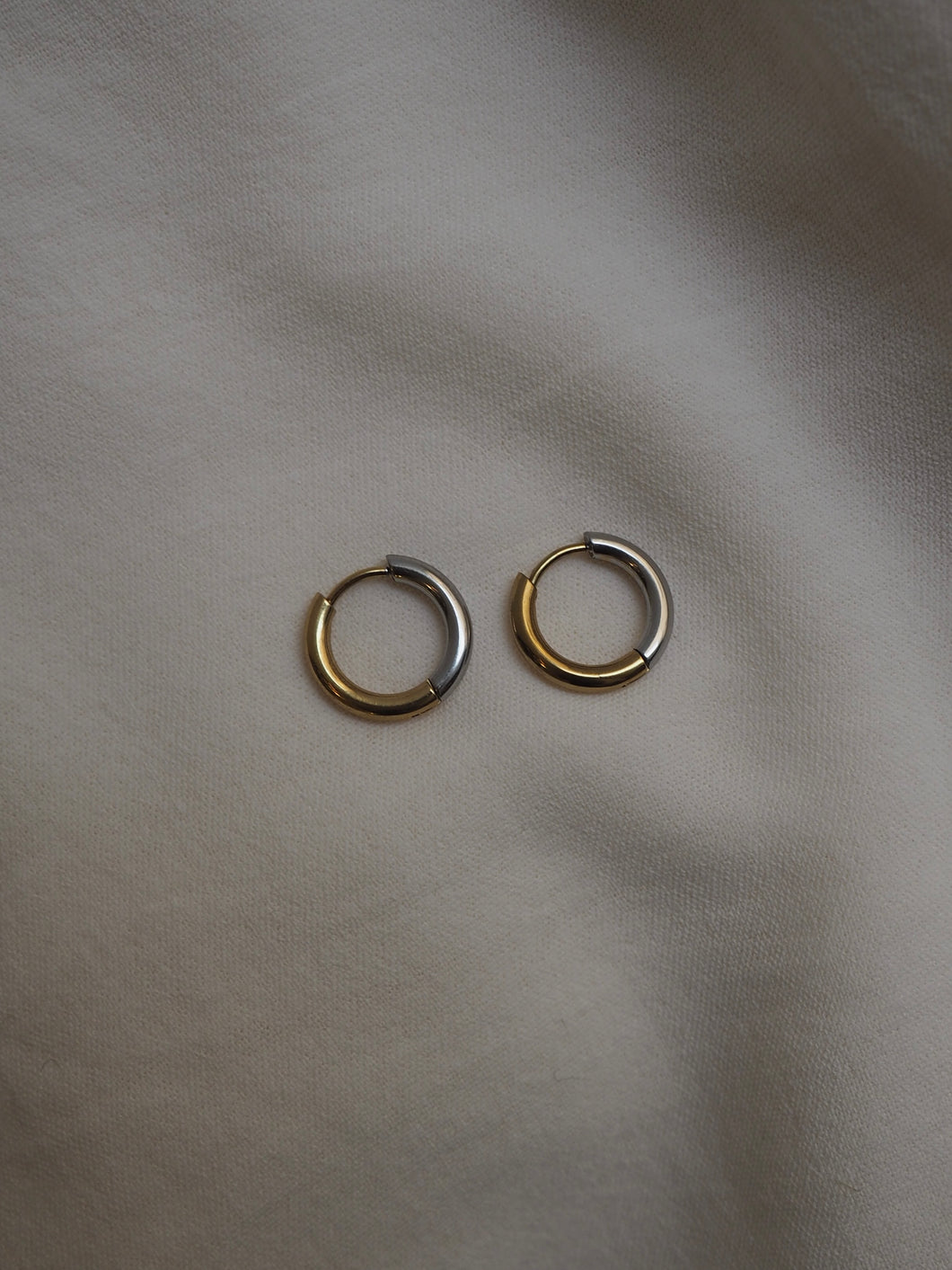 Pendiente aro 15mm  - Acero baño oro 18k y baño plata rodiada - par 18€ unidad 9,50€