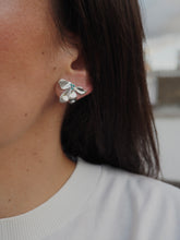 Cargar imagen en el visor de la galería, Pendientes Lilou circonita azul· Acero 316L baño plata rodiada