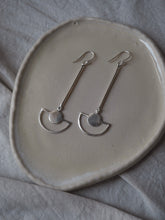 Cargar imagen en el visor de la galería, Pendientes India 004 - Latón baño plata - Original India - Edición limitada