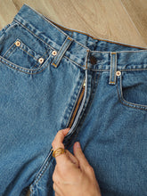 Cargar imagen en el visor de la galería, Levis vintage - Modelo etiqueta naranja W28 L26 - Talla estimada 34