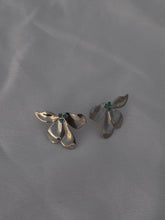 Cargar imagen en el visor de la galería, Pendientes Lilou circonita azul· Acero 316L baño plata rodiada