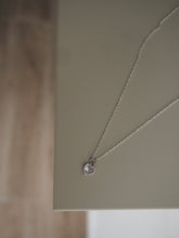 Cargar imagen en el visor de la galería, Collar Amorío circonita - Cadena acero 316L baño plata rodiada + charm plata plata de ley