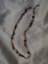Cargar imagen en el visor de la galería, Collar Tossa de Mar • minerales + acero dorado 316L baño oro 18k