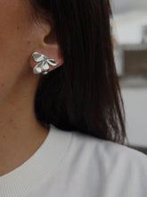 Cargar imagen en el visor de la galería, Pendientes Lilou circonita azul· Acero 316L baño plata rodiada