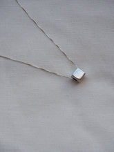 Cargar imagen en el visor de la galería, Collar Geometric 005 - Plata vieja