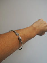 Cargar imagen en el visor de la galería, Pulsera piedra luna - Latón baño plata - Original India