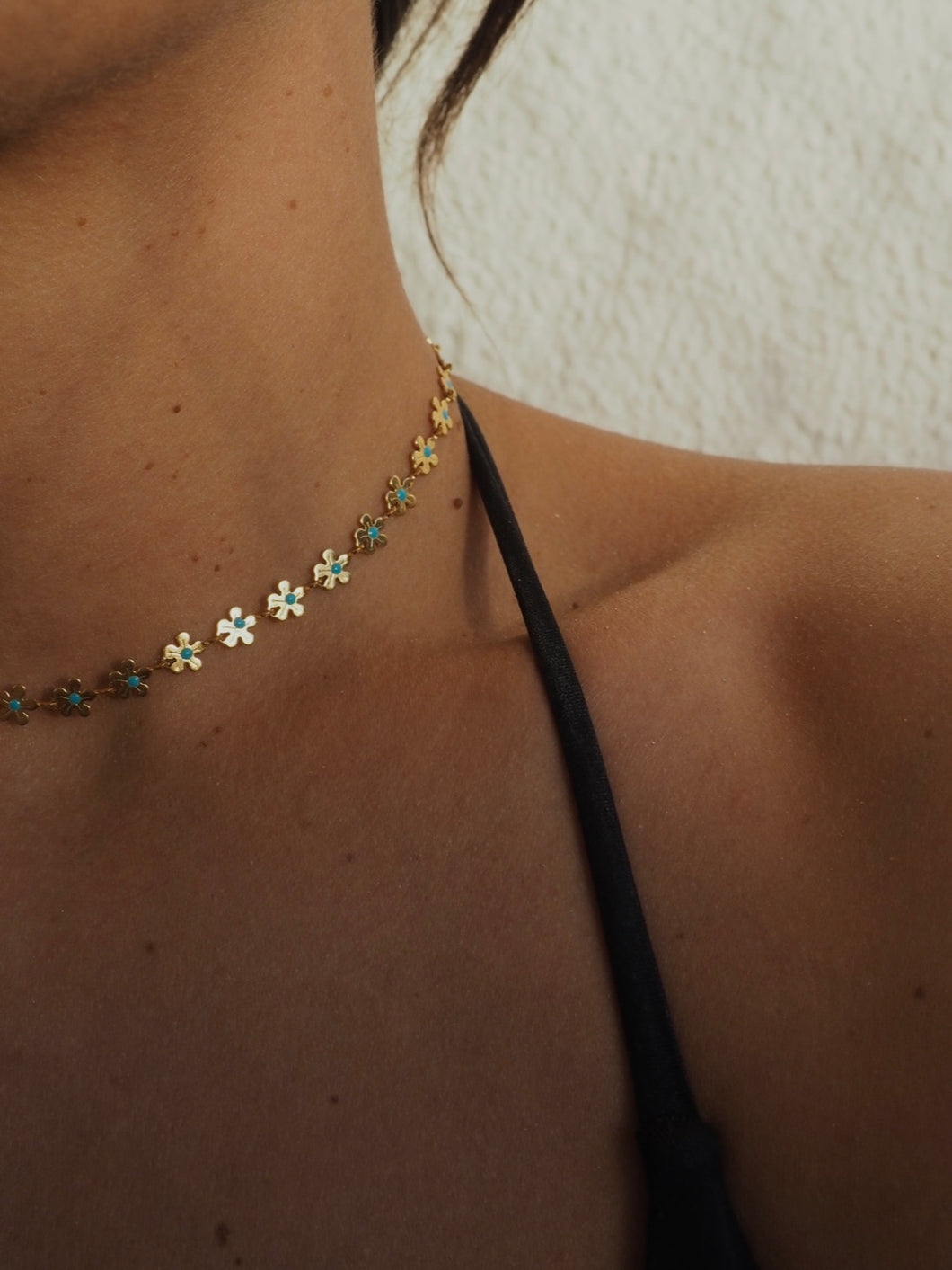 SINGULARU - Collar Long Crystals Sun. Acero con Acabado en Baño de Oro de 18Kt. Cadena Largo con Piedras de Colores. Joyas para Mujer SINGULARU - Collar Long Crystals Sun. Acero con Acabado en Baño de Oro de 18Kt. Cadena Largo con Piedras de Colores. Joyas para Mujer