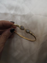 Cargar imagen en el visor de la galería, Pulsera piedra luna - Latón baño oro 18k - Original India