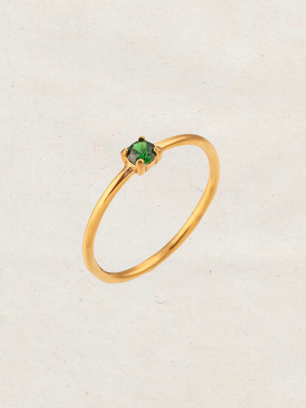 Anillo solitario circonita verde  - Acero dorado 316L baño oro 18k - Talla 12, 16 y 28