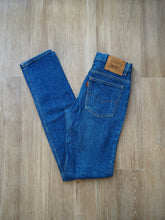 Cargar imagen en el visor de la galería, Levis vintage - Modelo etiqueta naranja W28 L34 - Talla estimada 34/36