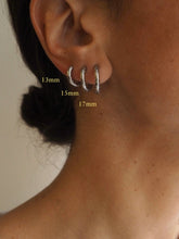 Cargar imagen en el visor de la galería, Pendiente aro 17mm  - Acero 316L baño plata rodiada - par 22€ unidad 11,50€