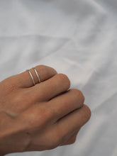 Cargar imagen en el visor de la galería, Anillo Emma - Acero 316L baño plata rodiada - Talla 8/9 especial meñique o falange