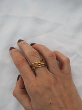 Cargar imagen en el visor de la galería, Anillo Gloria - Acero dorado 316L baño oro 18K- Talla 14 y 16