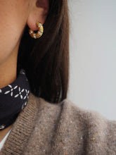 Cargar imagen en el visor de la galería, Pendientes aros circonitas 18mm • Acero dorado 316L baño oro 18K