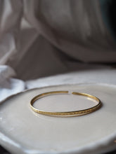 Cargar imagen en el visor de la galería, Pulsera Mumbai - Latón baño oro 18k - Original India - Edición limitada