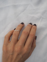 Cargar imagen en el visor de la galería, Anillo Céline - Acero 316L baño plata rodiada - Talla 7/9 especial meñique o falange