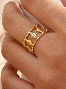 Anillo rombos - Acero dorado 316L  baño oro 18k - Talla adaptable  de 10 a 16