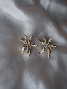 Pendientes flor esmaltada - Edición limitada - Acero dorado 316L baño oro 18k