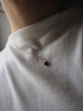 Cargar imagen en el visor de la galería, Collar Amorío circonita zafiro - Cadena acero 316L baño oro 18k + charm plata plata de ley baño oro 18k