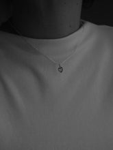 Cargar imagen en el visor de la galería, Collar Amorío circonita - Cadena acero 316L baño plata rodiada + charm plata plata de ley