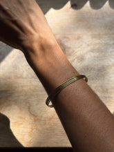Cargar imagen en el visor de la galería, Pulsera 4 barras - Latón baño oro 18k - Original India - Edición limitada
