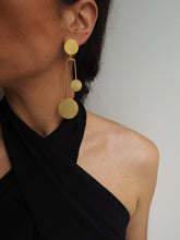Cargar imagen en el visor de la galería, Pendientes Geomtric XL 004 - Latón chapado oro 18k