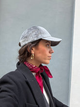 Cargar imagen en el visor de la galería, Gorra gris